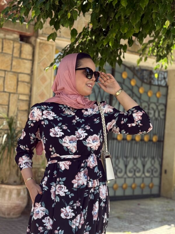 ⁦فستان الزهور⁩ - الصورة ⁦4⁩